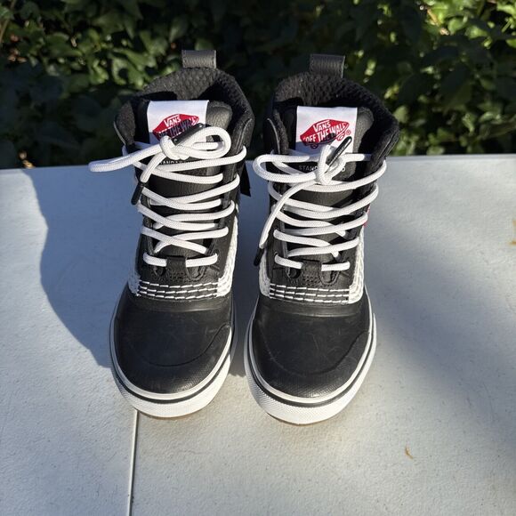 Vans Kids 3.5 Standard Mid MTE Waterproof Snow Boots Black White